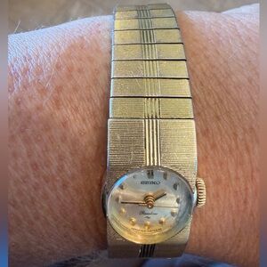Vintage Seiko “Rainbow” Gold-Tone Women's Bracelet Watch with Round Dial